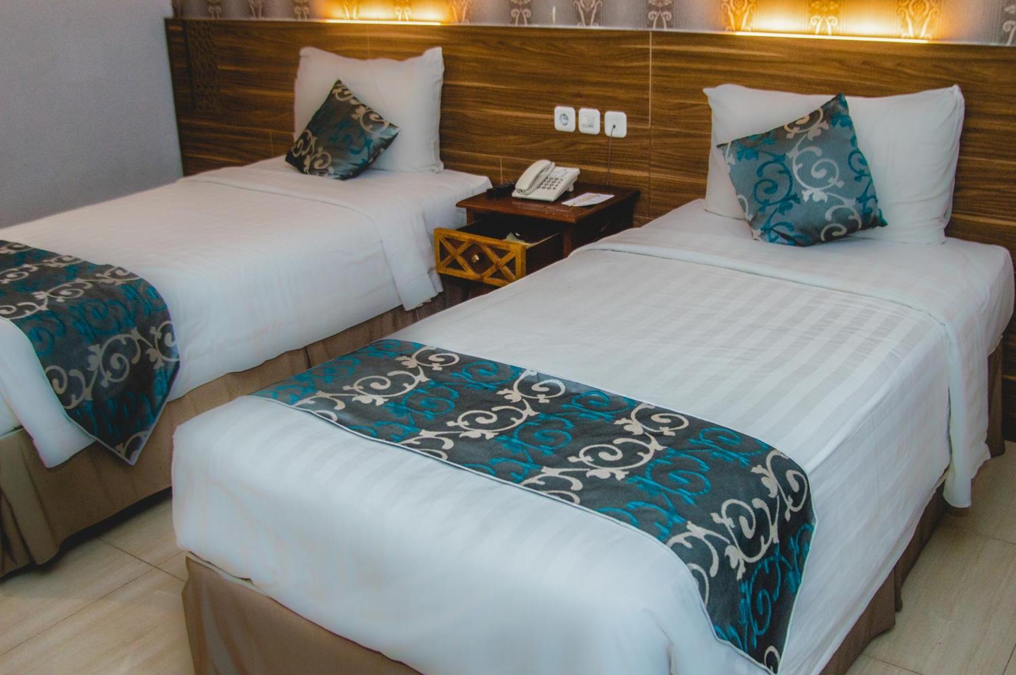 Grand Amira Hotel Solo, Azana Hotels Collection Dış mekan fotoğraf