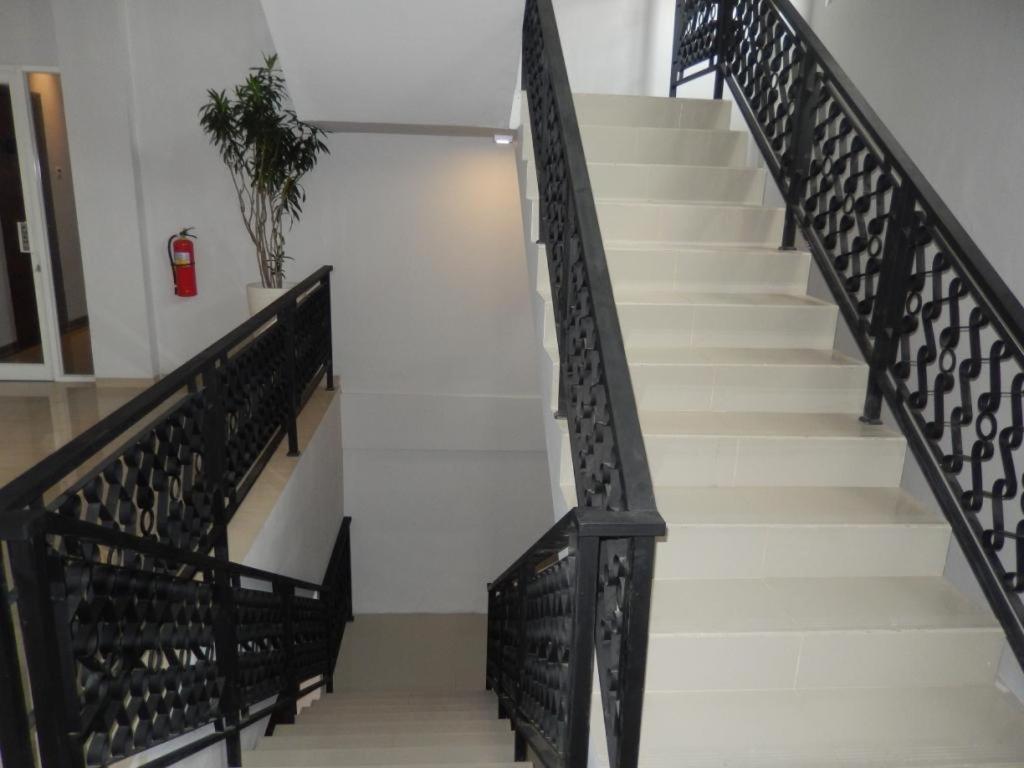 Grand Amira Hotel Solo, Azana Hotels Collection Dış mekan fotoğraf