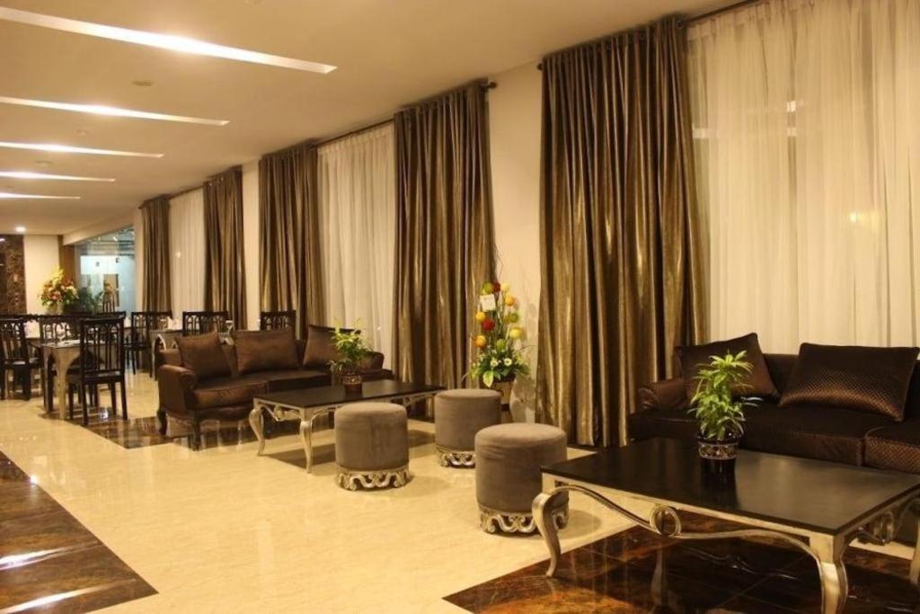 Grand Amira Hotel Solo, Azana Hotels Collection Dış mekan fotoğraf