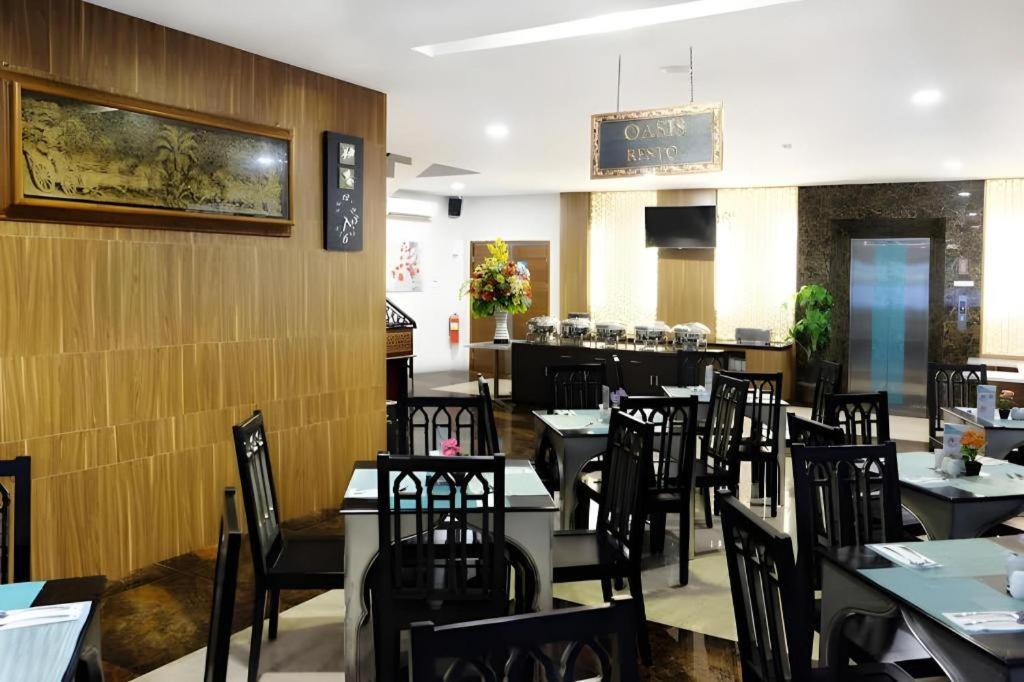 Grand Amira Hotel Solo, Azana Hotels Collection Dış mekan fotoğraf