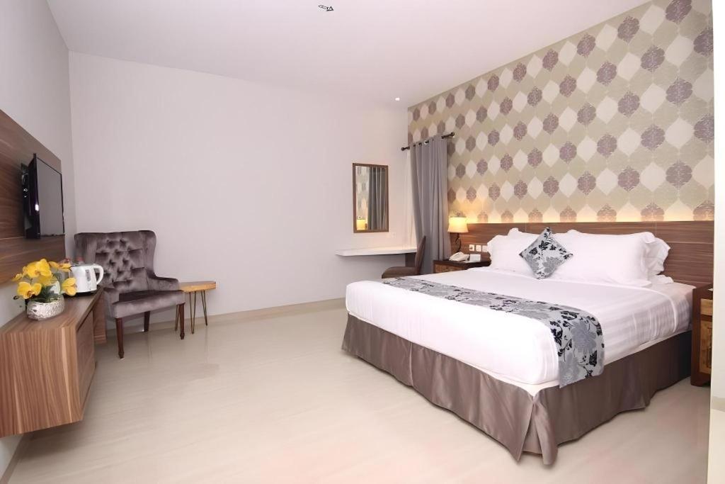 Grand Amira Hotel Solo, Azana Hotels Collection Dış mekan fotoğraf