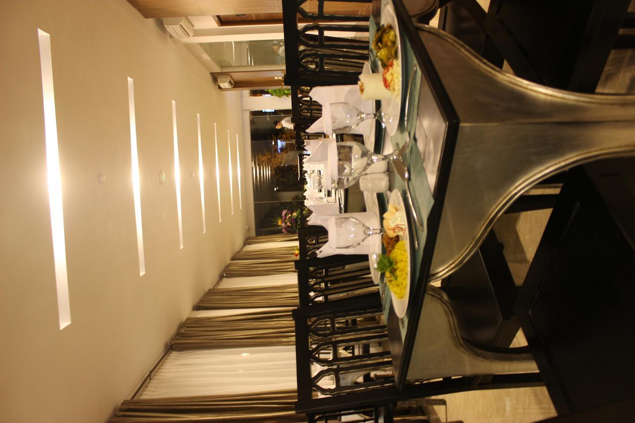 Grand Amira Hotel Solo, Azana Hotels Collection Dış mekan fotoğraf
