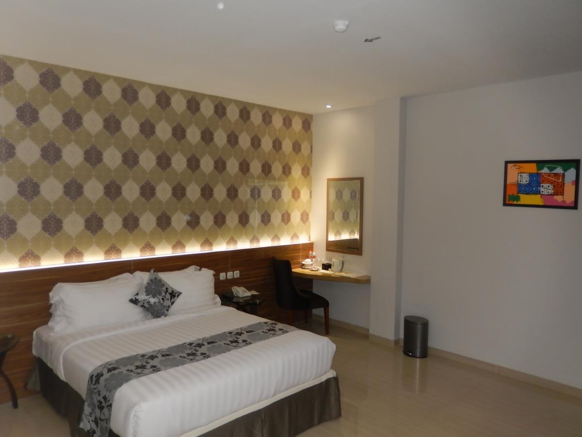 Grand Amira Hotel Solo, Azana Hotels Collection Dış mekan fotoğraf