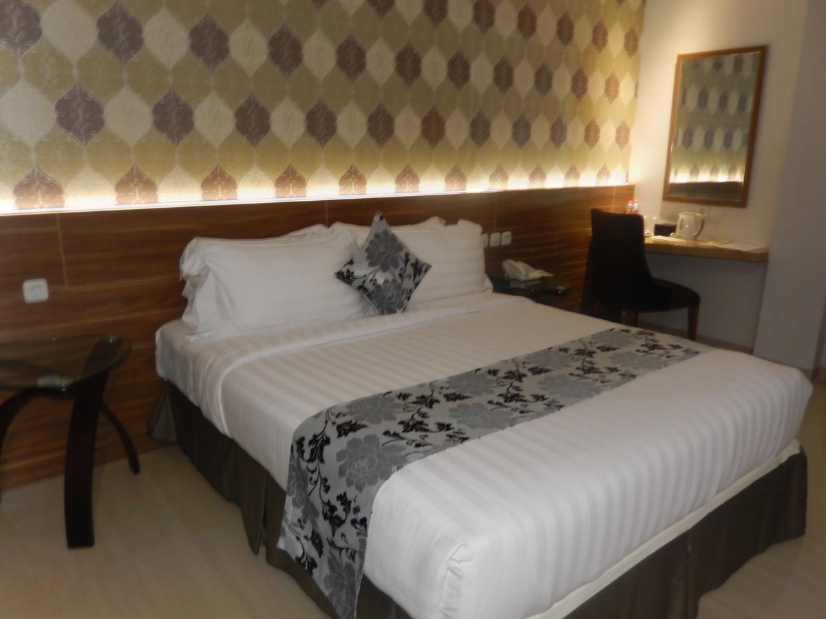Grand Amira Hotel Solo, Azana Hotels Collection Dış mekan fotoğraf