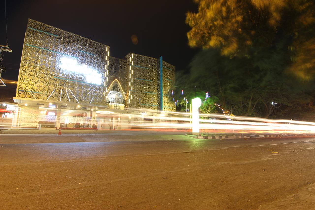 Grand Amira Hotel Solo, Azana Hotels Collection Dış mekan fotoğraf