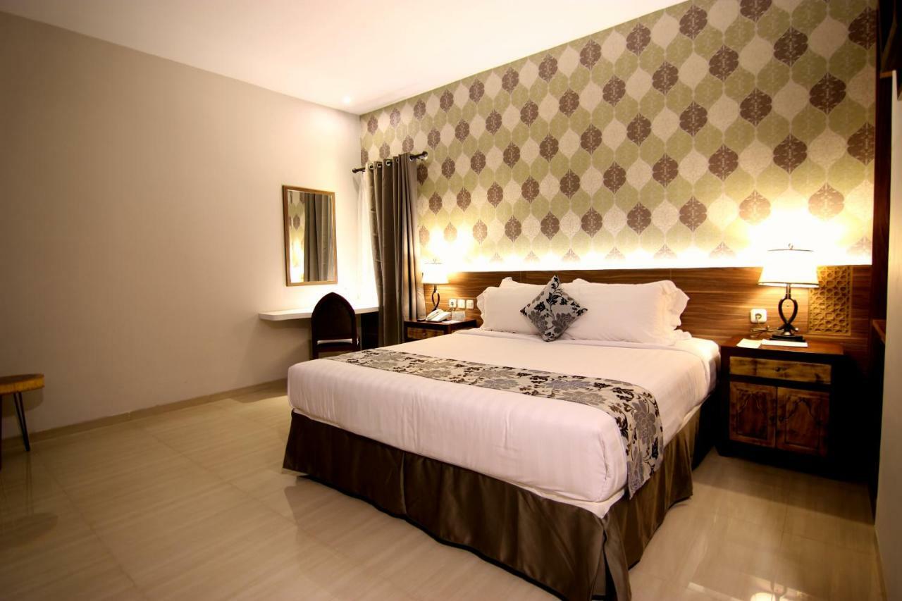 Grand Amira Hotel Solo, Azana Hotels Collection Dış mekan fotoğraf